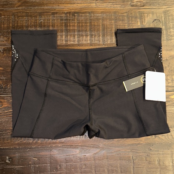 Lululemon Tight Stuff Crop - Picture 3 of 4